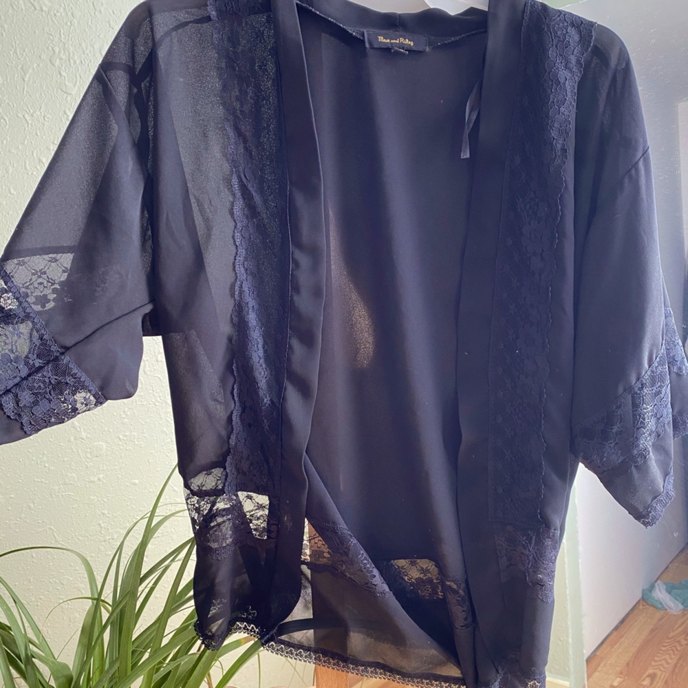 Franscesca’s black lace mini cardigan